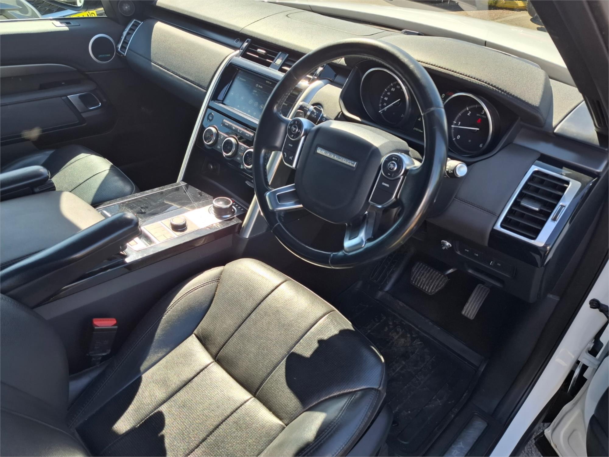 2017 LAND ROVER DISCOVERY MY18 TD6 HSE (190kW) 8 SP AUTOMATIC 4D WAGON