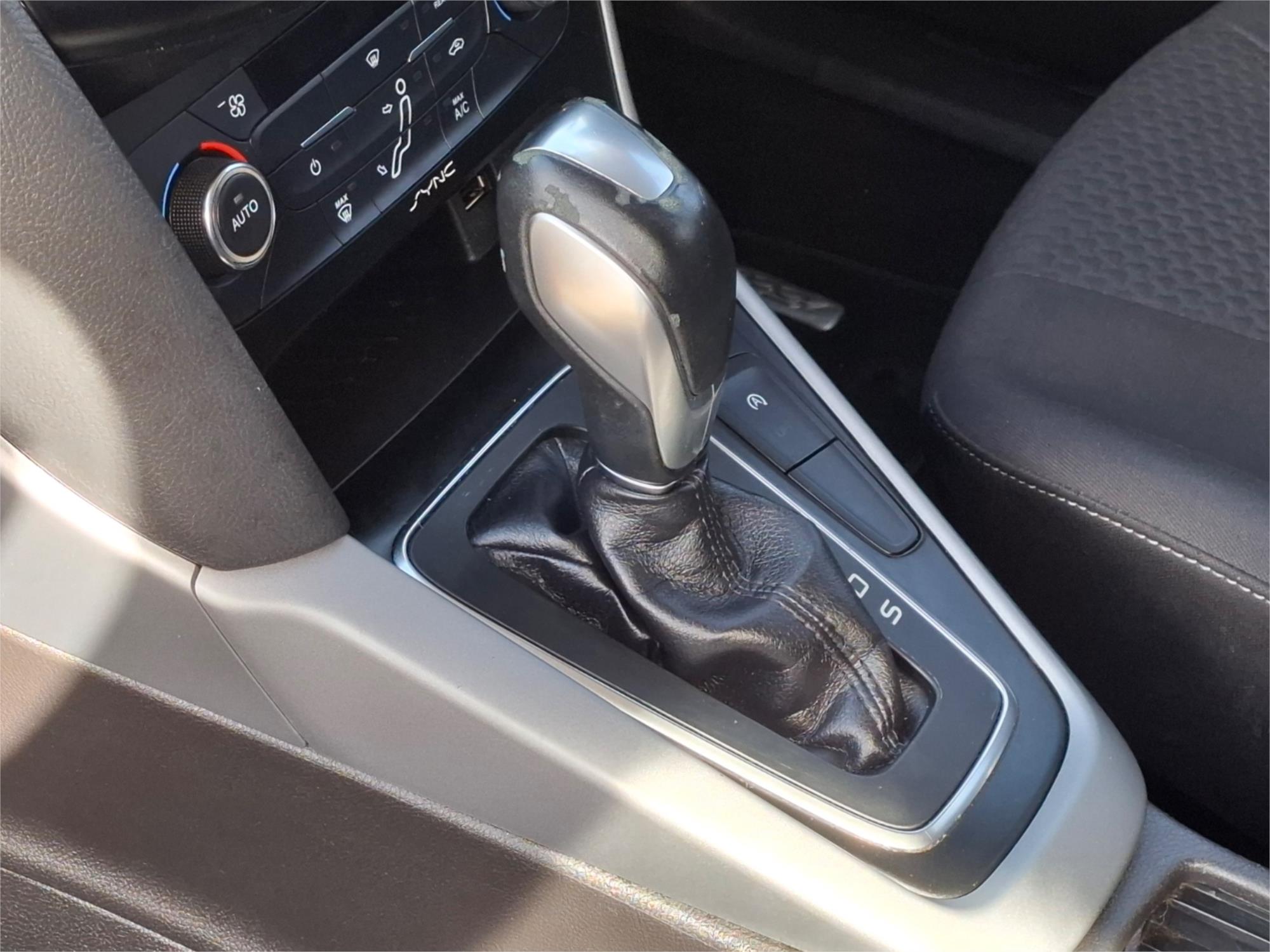 2015 FORD FOCUS LW MK2 MY14 SPORT 6 SP AUTOMATIC 5D HATCHBACK