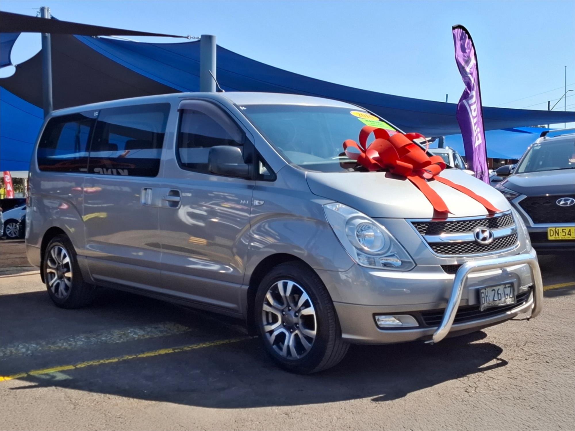 2010 HYUNDAI IMAX TQ-W 8ST 5DR MAN 5SP 781KG 2.5DT WAGON