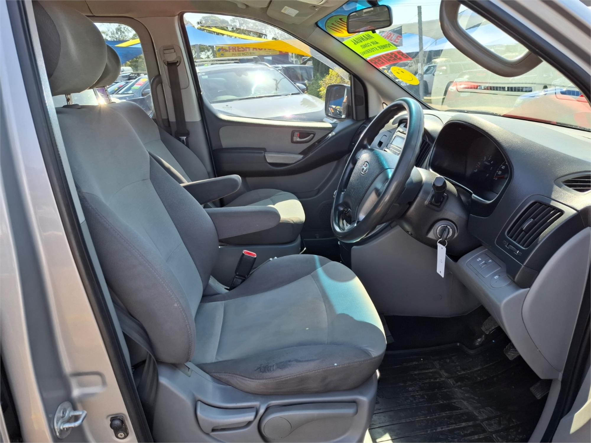 2010 HYUNDAI IMAX TQ-W 8ST 5DR MAN 5SP 781KG 2.5DT WAGON