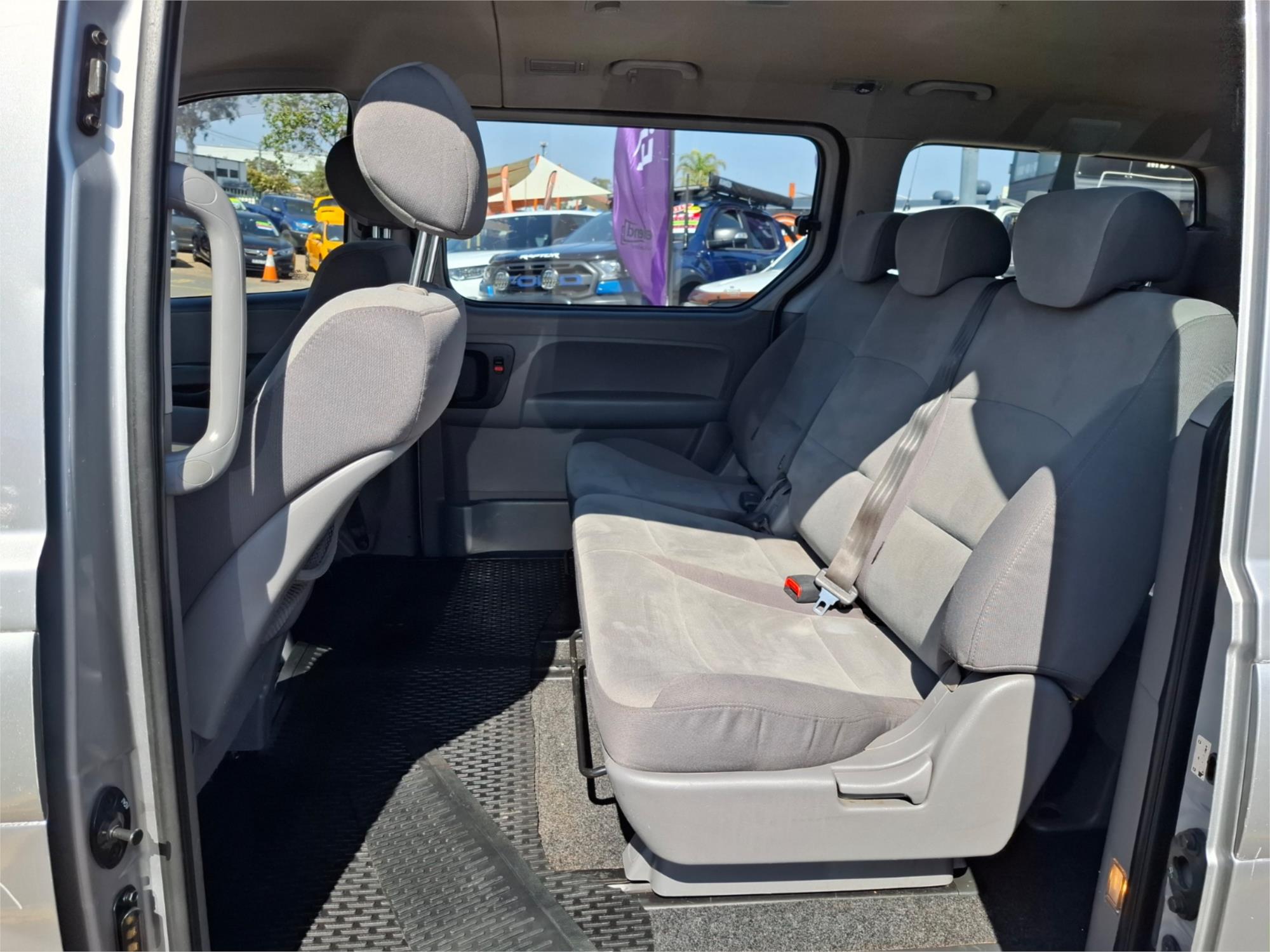 2010 HYUNDAI IMAX TQ-W 8ST 5DR MAN 5SP 781KG 2.5DT WAGON