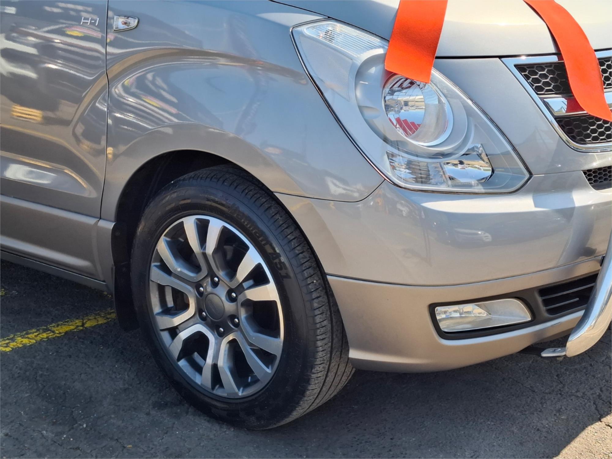 2010 HYUNDAI IMAX TQ-W 8ST 5DR MAN 5SP 781KG 2.5DT WAGON