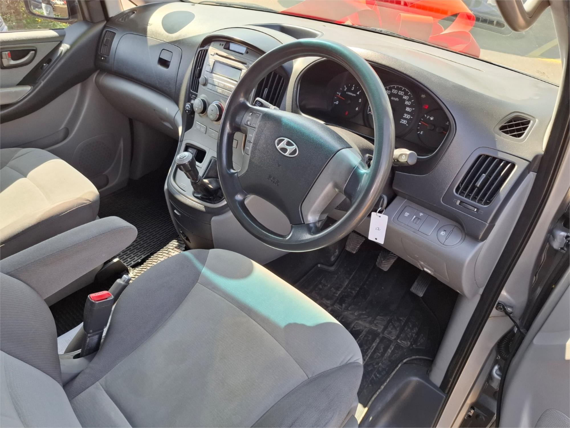 2010 HYUNDAI IMAX TQ-W 8ST 5DR MAN 5SP 781KG 2.5DT WAGON