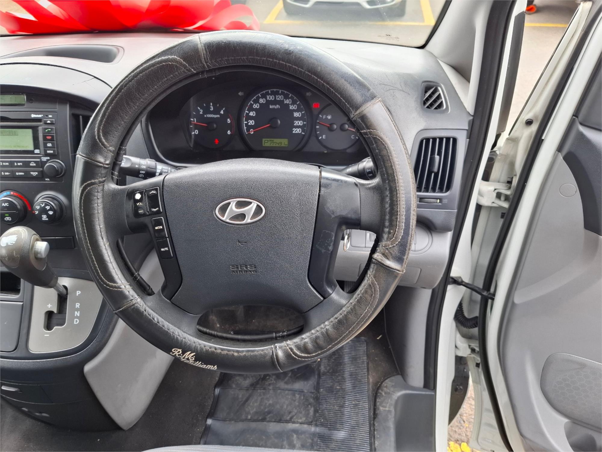 2010 HYUNDAI ILOAD TQ-V VAN