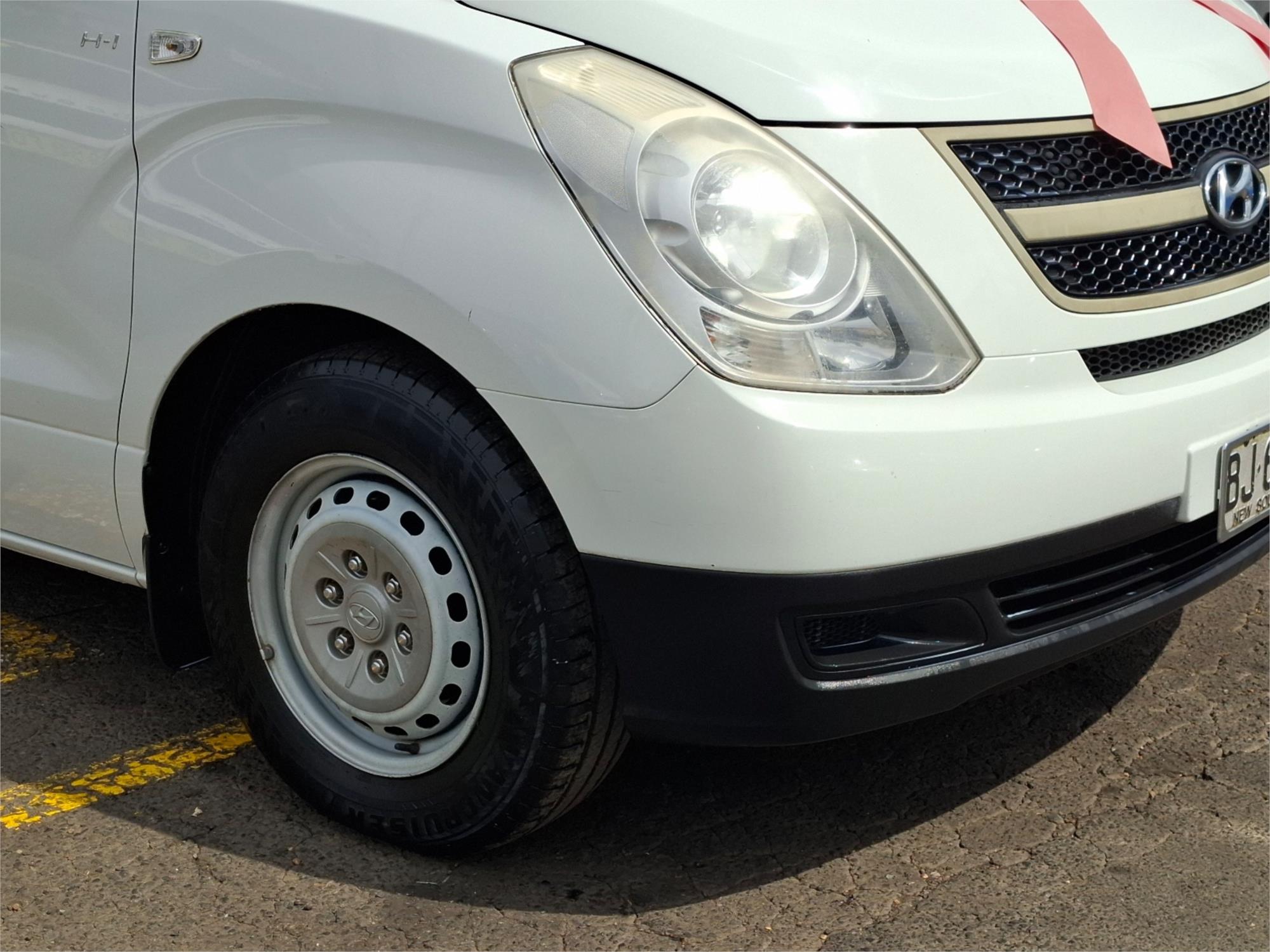 2010 HYUNDAI ILOAD TQ-V VAN