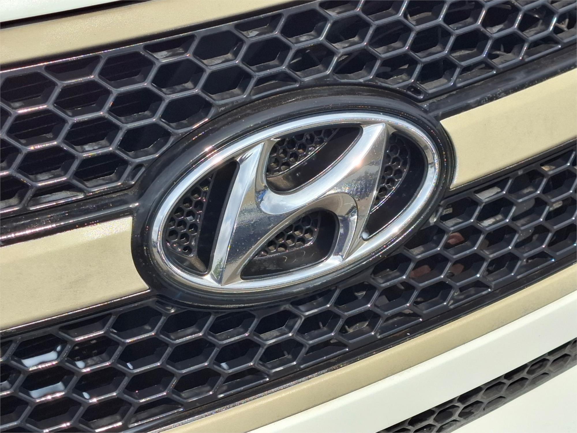 2010 HYUNDAI ILOAD TQ-V VAN