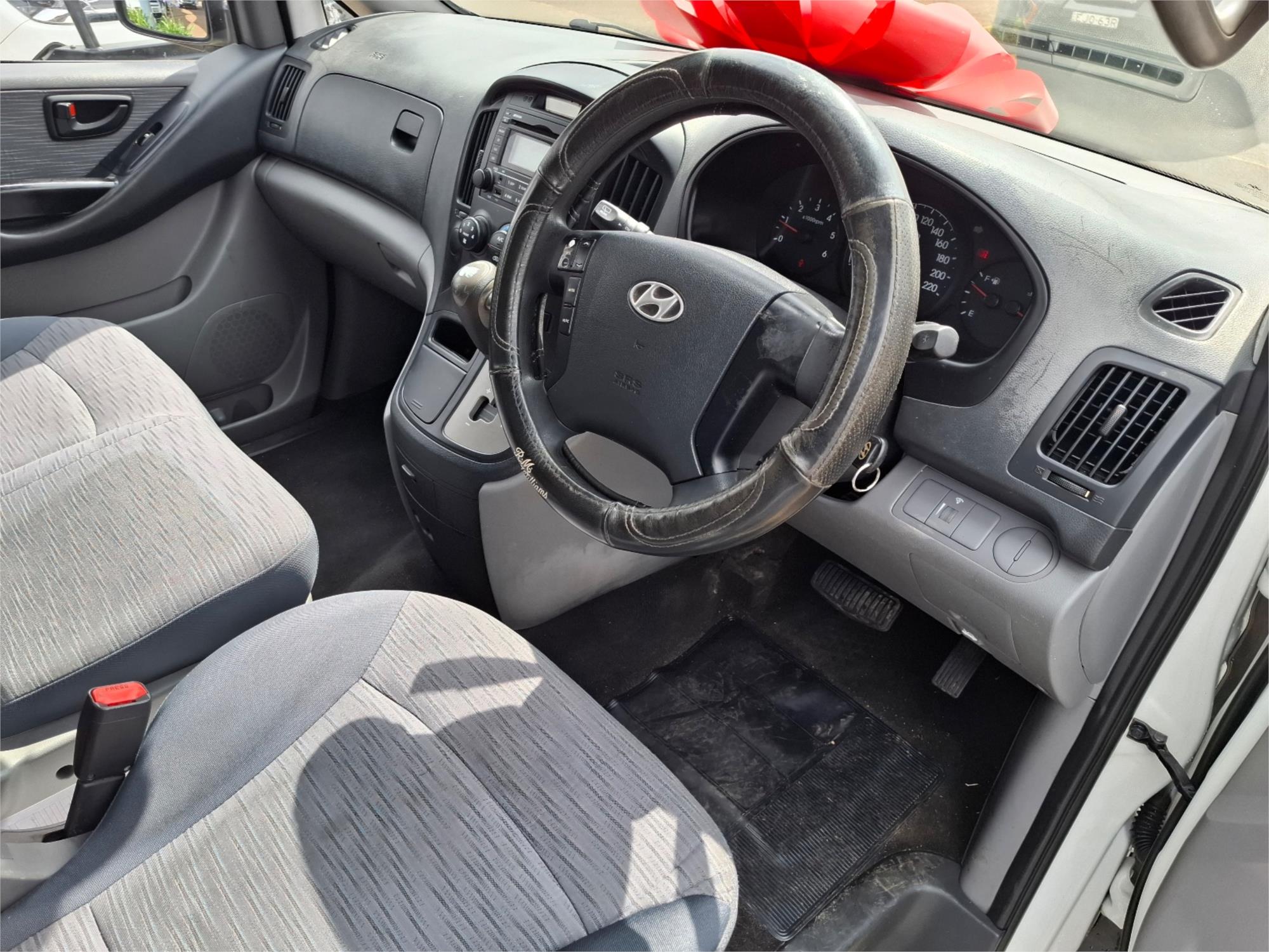 2010 HYUNDAI ILOAD TQ-V VAN