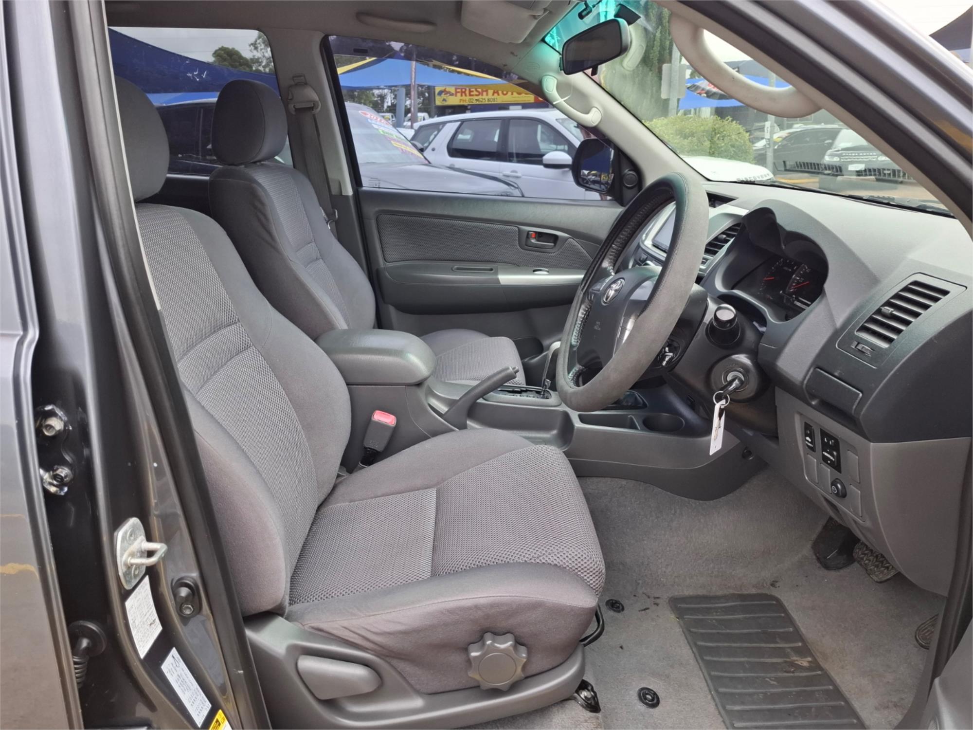 2012 TOYOTA HILUX KUN26R MY12 SR5 (4x4) 4 SP AUTOMATIC DUAL CAB P/UP