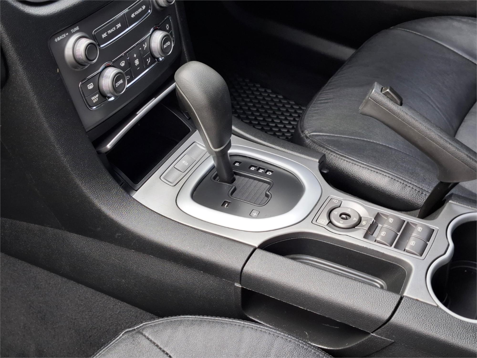 2010 HOLDEN BERLINA VE II INTERNATIONAL 6 SP AUTOMATIC 4D SEDAN