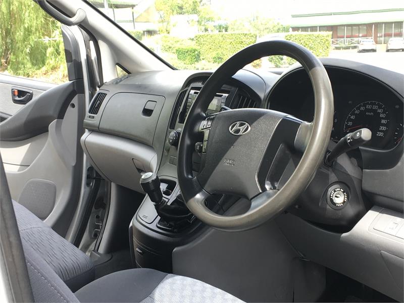 2009 HYUNDAI ILOAD TQ-V MANUAL VAN