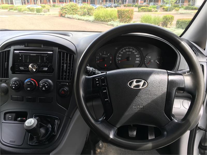 2009 HYUNDAI ILOAD TQ-V MANUAL VAN