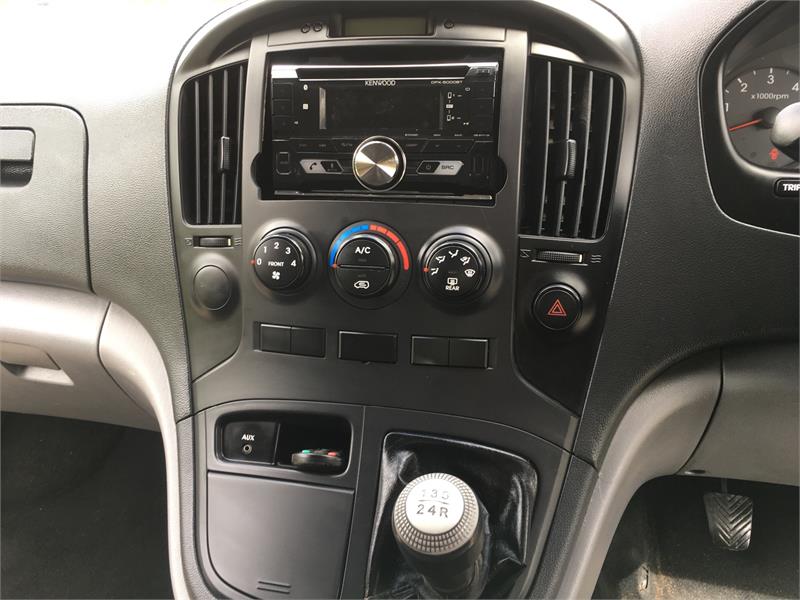 2009 HYUNDAI ILOAD TQ-V MANUAL VAN