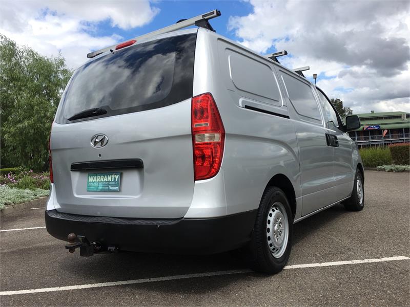 2009 HYUNDAI ILOAD TQ-V MANUAL VAN
