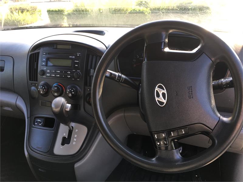 2010 HYUNDAI ILOAD TQ-V SPORTS AUTOMATIC VAN
