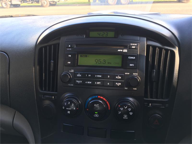 2010 HYUNDAI ILOAD TQ-V SPORTS AUTOMATIC VAN