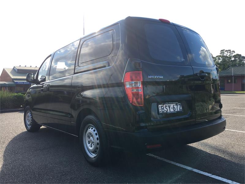 2010 HYUNDAI ILOAD TQ-V SPORTS AUTOMATIC VAN