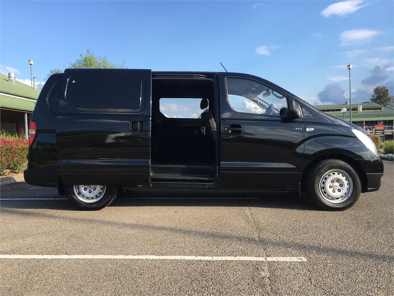 2010 HYUNDAI ILOAD TQ-V SPORTS AUTOMATIC VAN