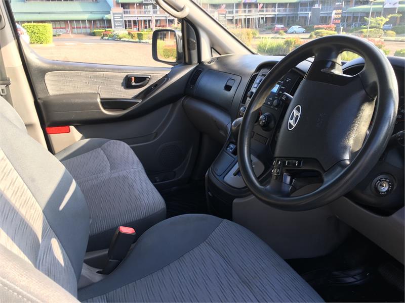 2010 HYUNDAI ILOAD TQ-V SPORTS AUTOMATIC VAN