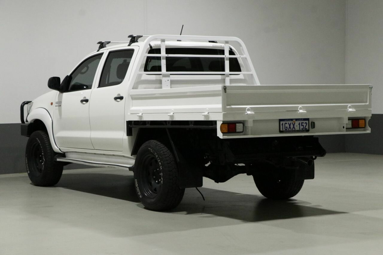 2011 TOYOTA HILUX KUN26R MY12 5 SP MANUAL 4D DUAL CAB CHASSIS