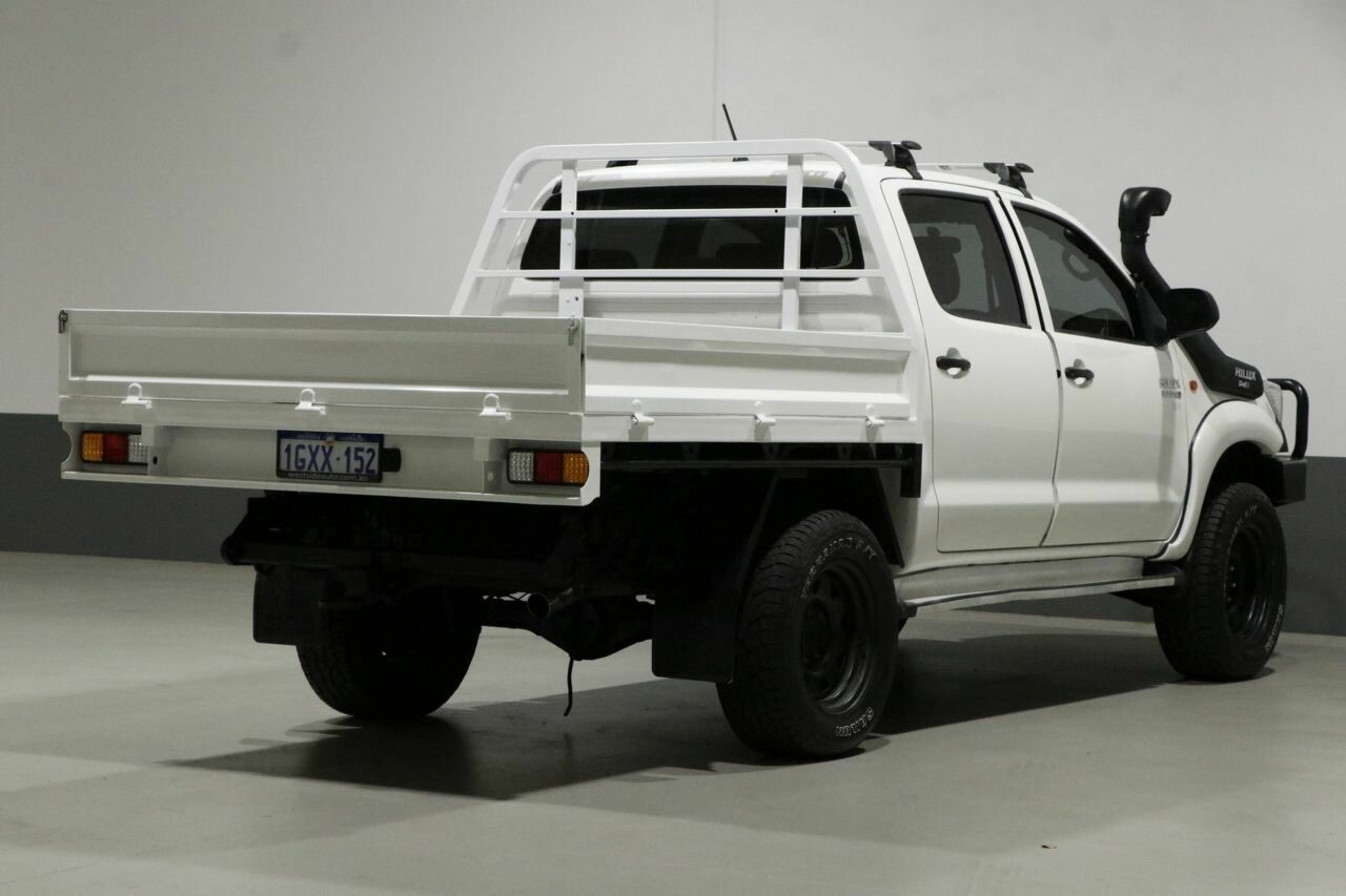 2011 TOYOTA HILUX KUN26R MY12 5 SP MANUAL 4D DUAL CAB CHASSIS