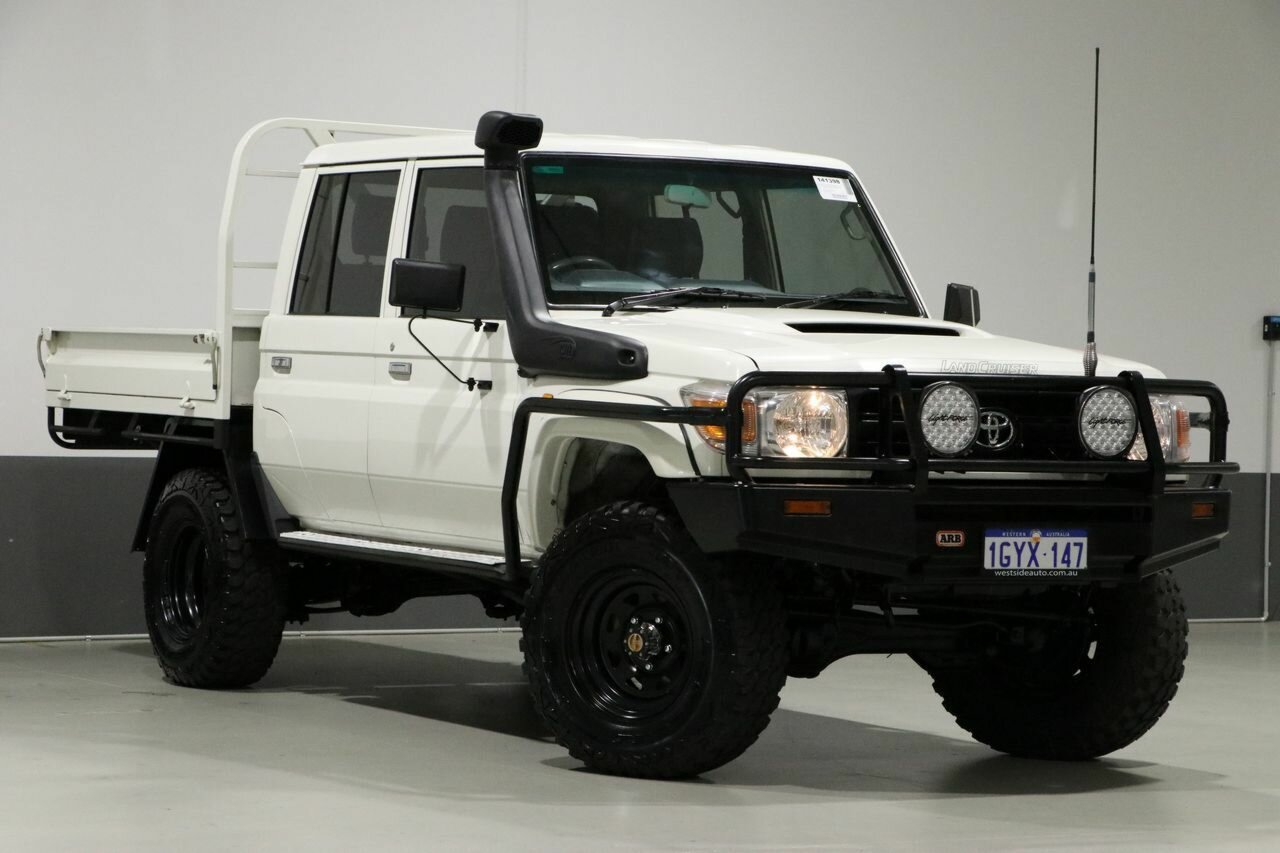 2012 TOYOTA LANDCRUISER VDJ79R MY12 UPDATE 5 SP MANUAL 4D DOUBLE CAB CHASSIS