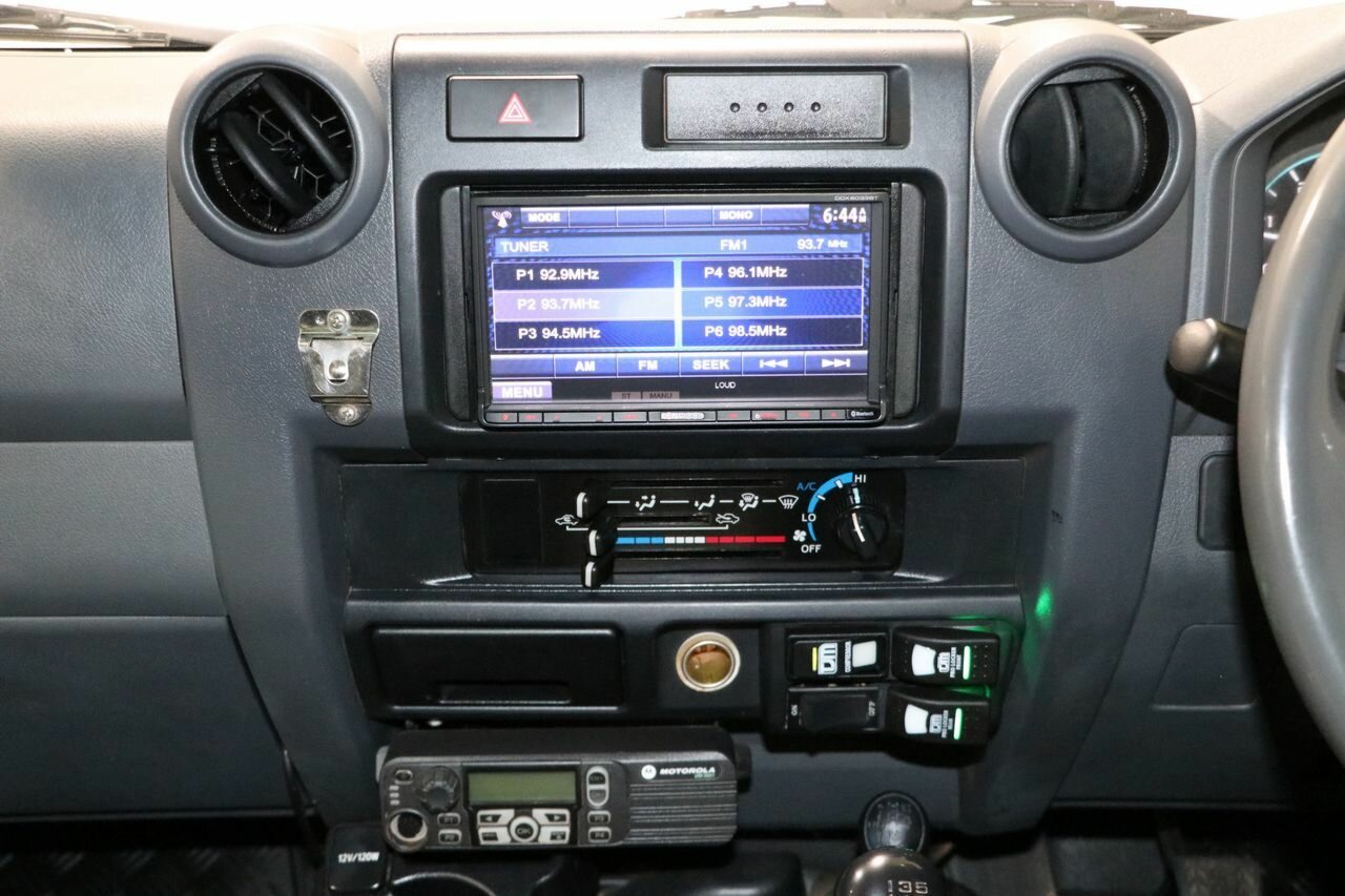 2012 TOYOTA LANDCRUISER VDJ79R MY12 UPDATE 5 SP MANUAL 4D DOUBLE CAB CHASSIS