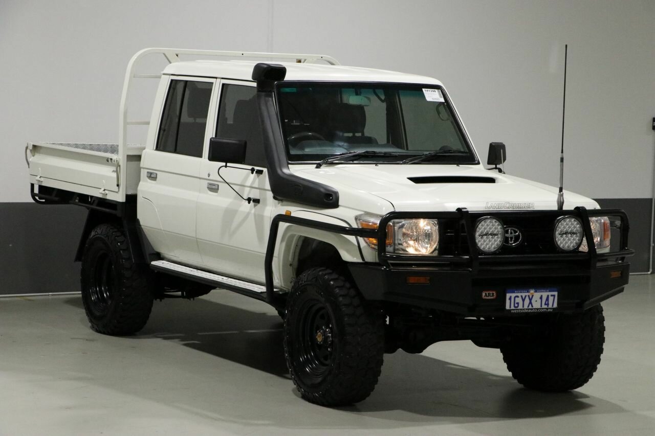 2012 TOYOTA LANDCRUISER VDJ79R MY12 UPDATE 5 SP MANUAL 4D DOUBLE CAB CHASSIS