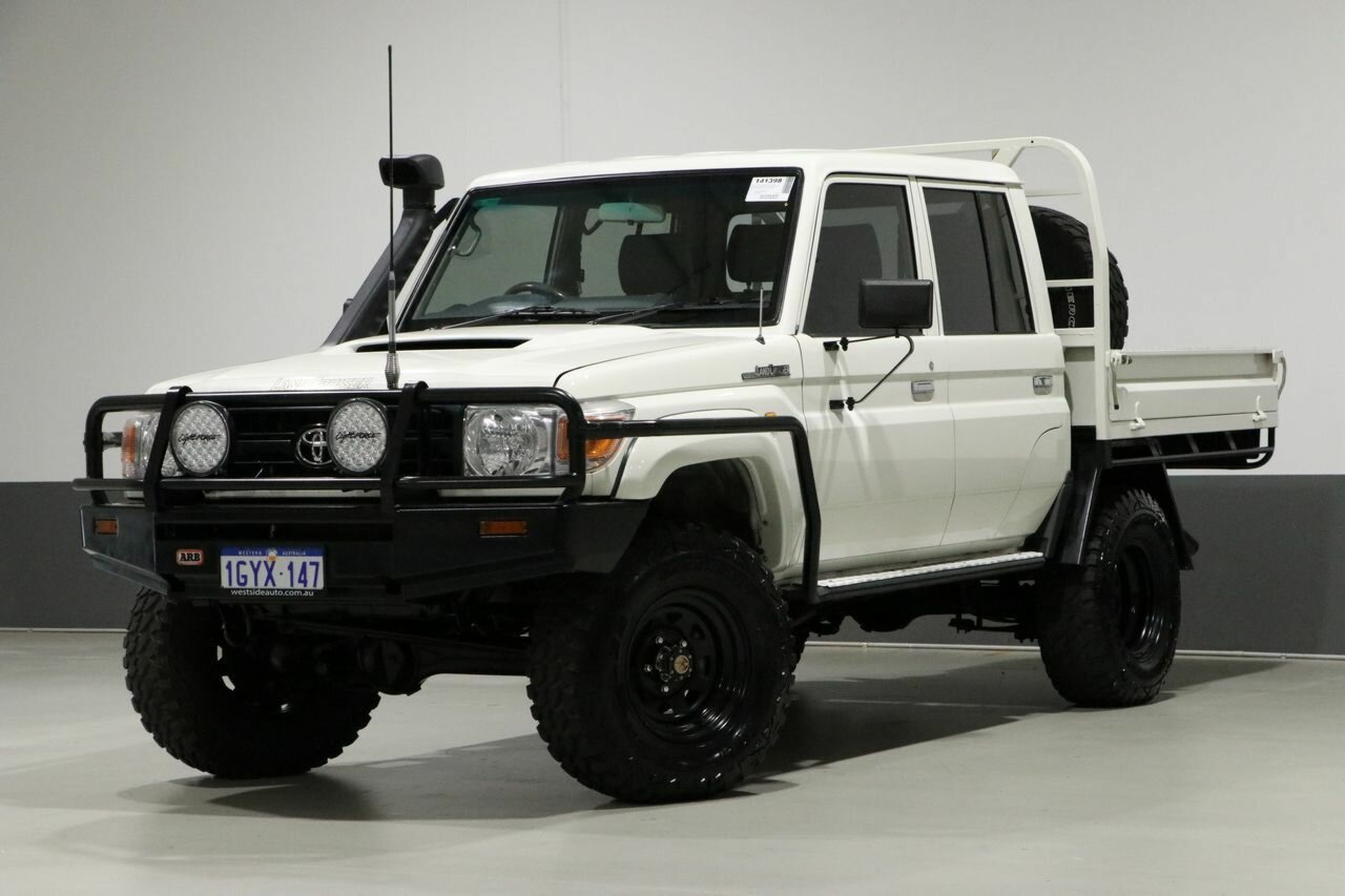 2012 TOYOTA LANDCRUISER VDJ79R MY12 UPDATE 5 SP MANUAL 4D DOUBLE CAB CHASSIS