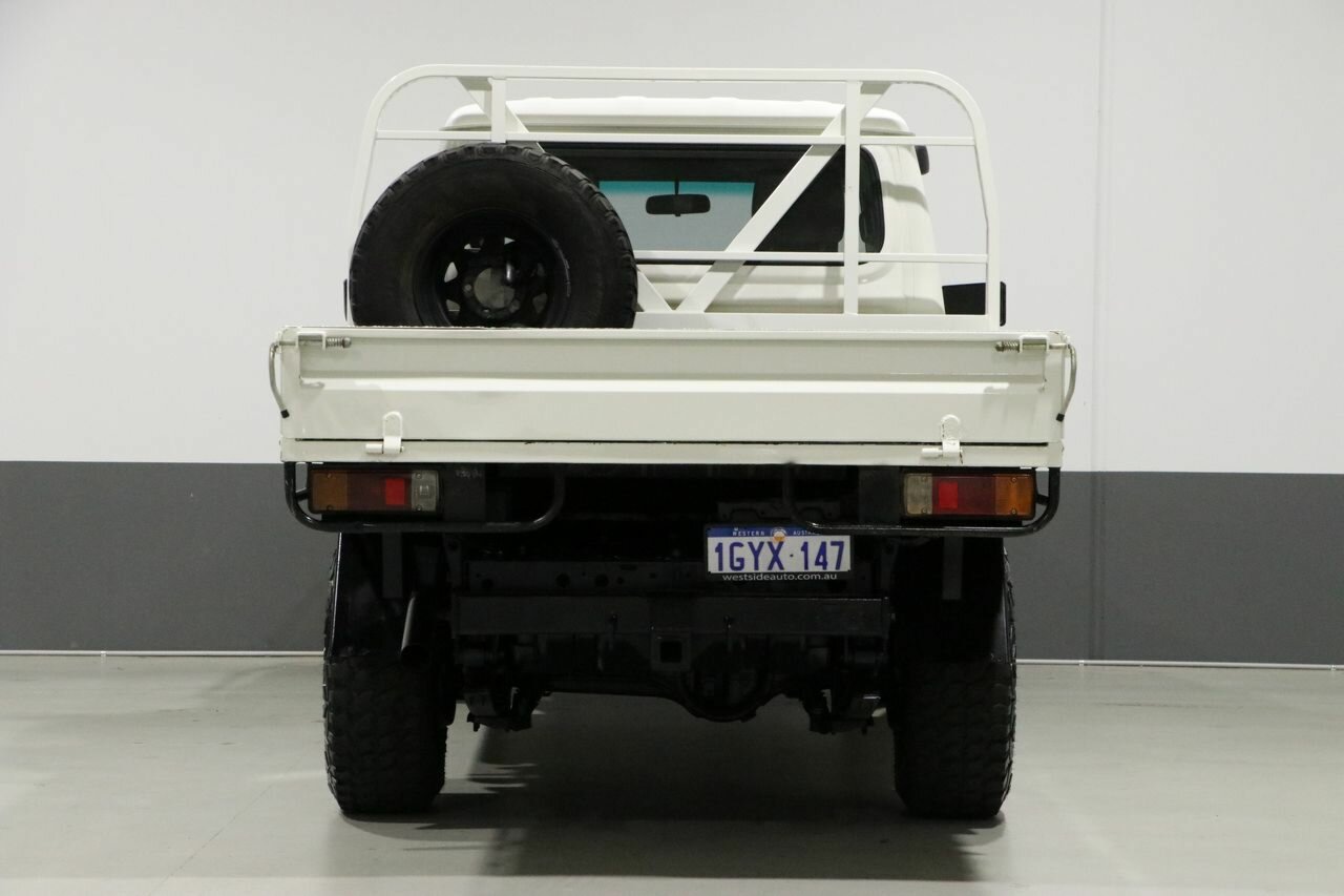2012 TOYOTA LANDCRUISER VDJ79R MY12 UPDATE 5 SP MANUAL 4D DOUBLE CAB CHASSIS