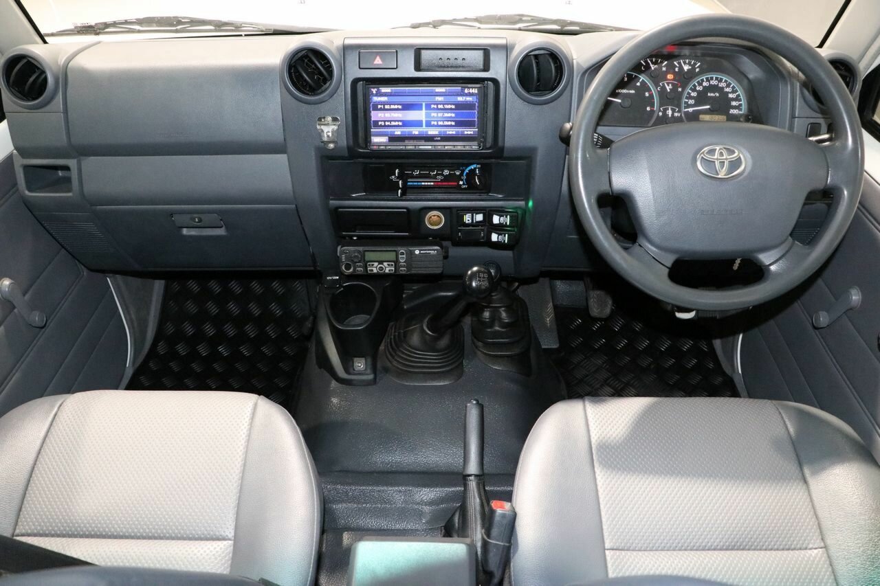 2012 TOYOTA LANDCRUISER VDJ79R MY12 UPDATE 5 SP MANUAL 4D DOUBLE CAB CHASSIS