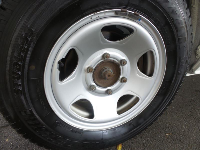 2013 TOYOTA HIACE 4WD TURBO DEISEL AUTIMATIC WINDOW VAN