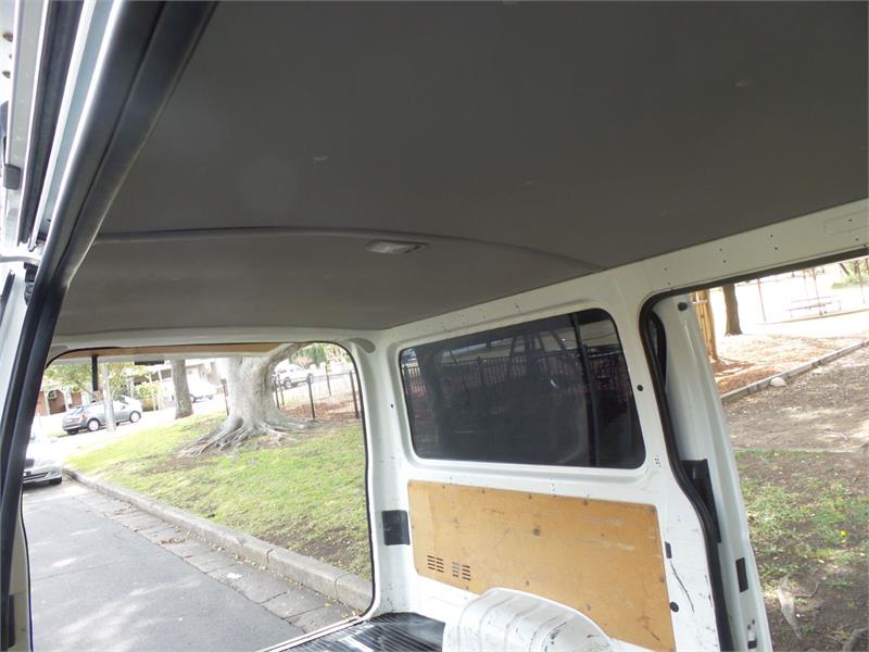 2013 TOYOTA HIACE 4WD TURBO DEISEL AUTIMATIC WINDOW VAN