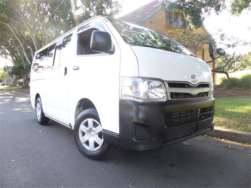 2013 TOYOTA HIACE KDH206 AUTOMATIC WINDOW VAN