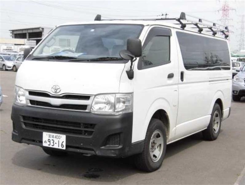 2013 TOYOTA HIACE KDH206 AUTOMATIC VAN
