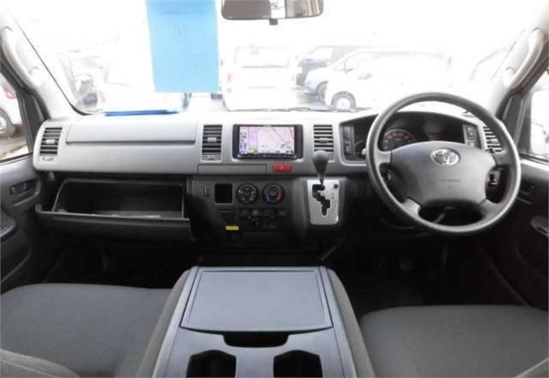 2013 TOYOTA HIACE KDH206 AUTOMATIC VAN