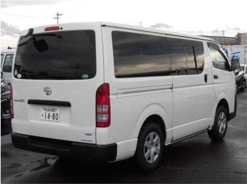 2013 TOYOTA HIACE KDH206 AUTOMATIC VAN
