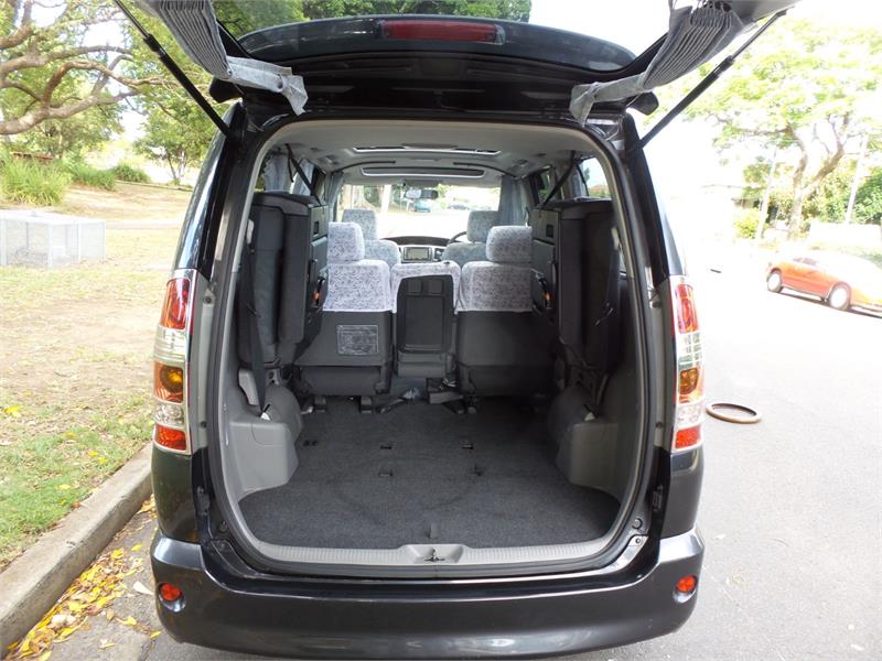 2003 TOYOTA NOAH AZR60 AUTOMATIC VAN
