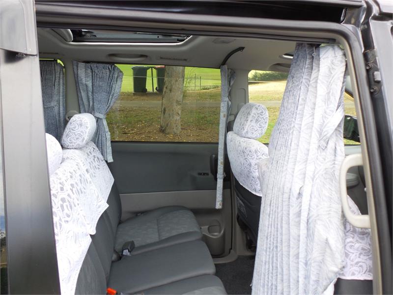 2003 TOYOTA NOAH AZR60 AUTOMATIC VAN