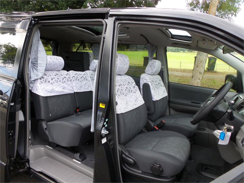 2003 TOYOTA NOAH AZR60 AUTOMATIC VAN