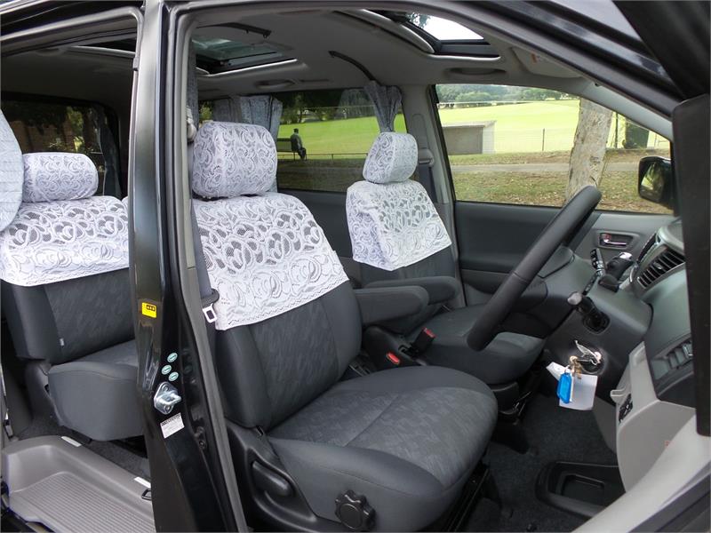 2003 TOYOTA NOAH AZR60 AUTOMATIC VAN