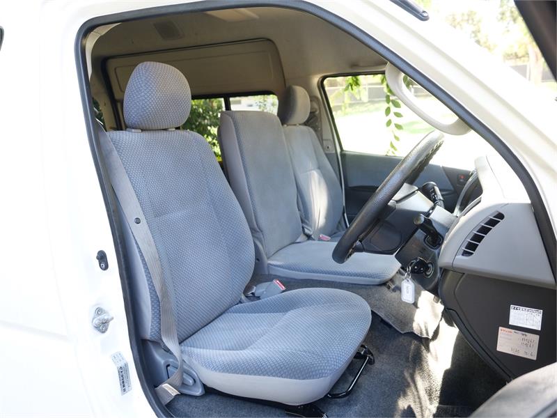 2007 TOYOTA HIACE TRH228 REGIUS ACE AUTOMATIC VAN