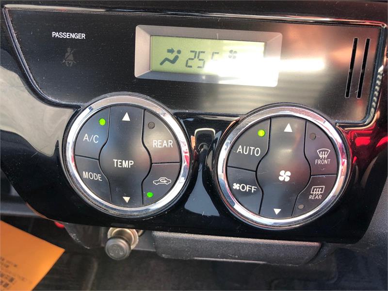 2013 TOYOTA HIACE TRH219 BABY COMMUTER 4WD AUTOMATIC BUS