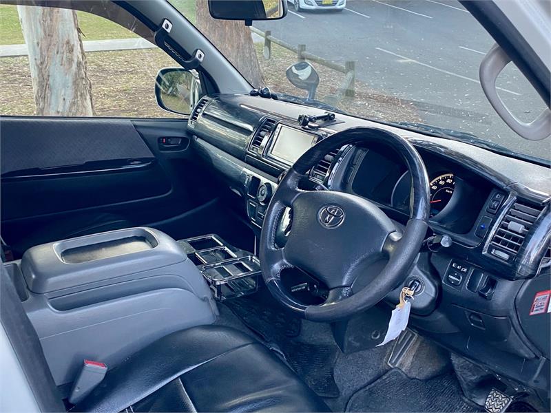 2008 TOYOTA HIACE KDH206R REGIUS ACE S-GL 4WD 5 SEATS AUTOMATIC VAN