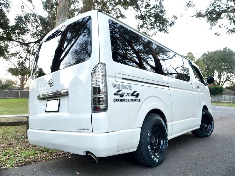 2008 TOYOTA HIACE KDH206R REGIUS ACE S-GL 4WD 5 SEATS AUTOMATIC VAN