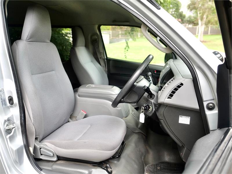 2007 TOYOTA HIACE TRH219R MY07 UPGRADE DX 4WD AUTOMATIC WAGON