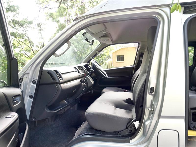 2015 TOYOTA HIACE KDH206R MY15 UPGRADE 4WD AUTOMATIC CAMPER WAGON