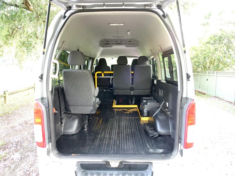 2015 TOYOTA HIACE KDH206R MY15 UPGRADE 4WD AUTOMATIC CAMPER WAGON