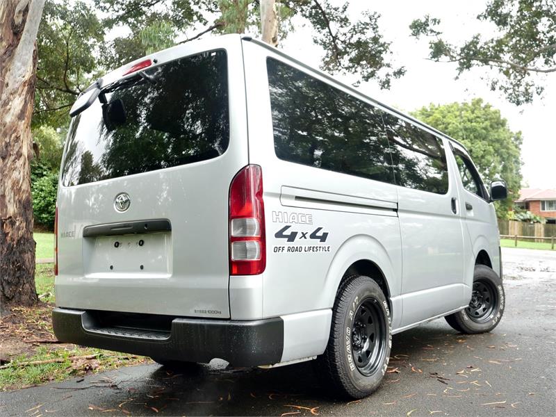 2016 TOYOTA HIACE KDH206 VAN
