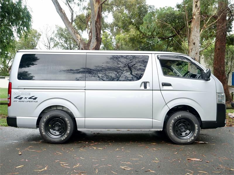 2016 TOYOTA HIACE KDH206 VAN