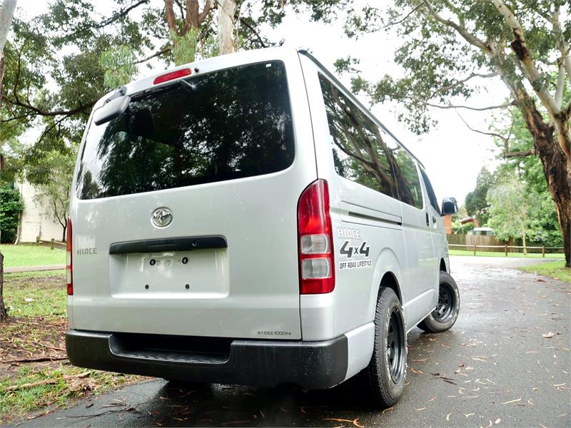 2016 TOYOTA HIACE KDH206 VAN